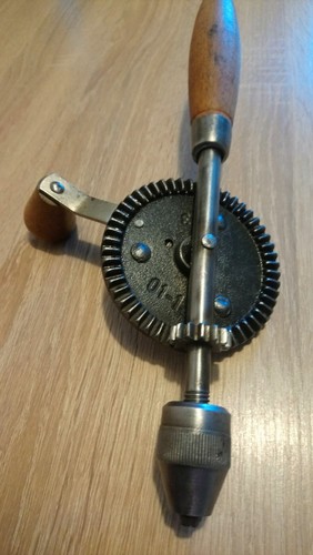 Alte antike bohrmaschine - antike,
