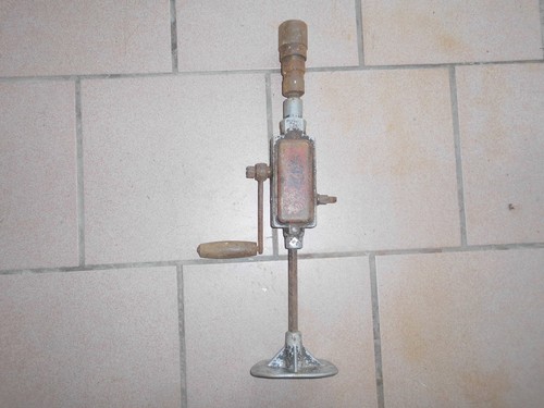Antike handbohrmaschine mit - antike,